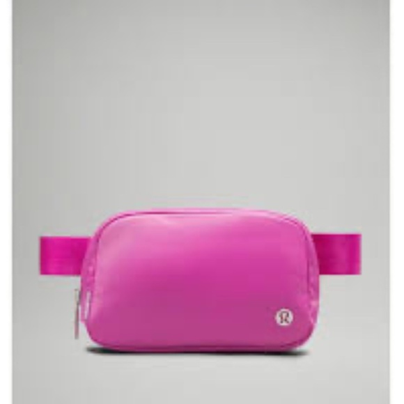 Lululemon Everywhere Belt Bag Sonic Pink - Picture 5 of 5